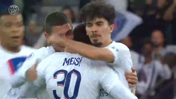 Lionel Messi's long-range goal vs Troyes